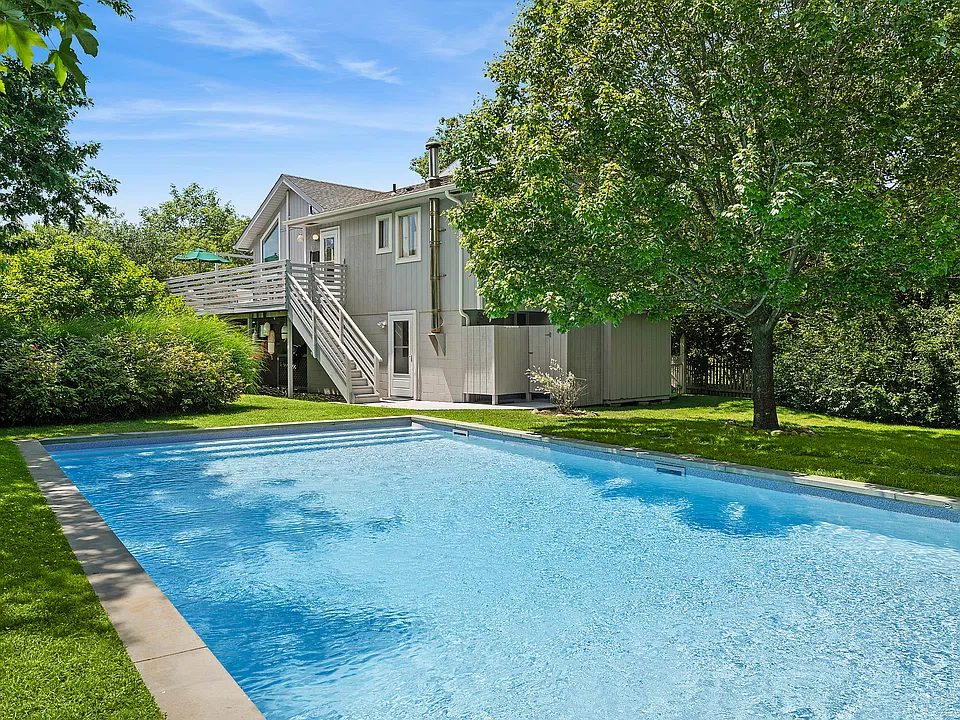 148 Monroe Dr