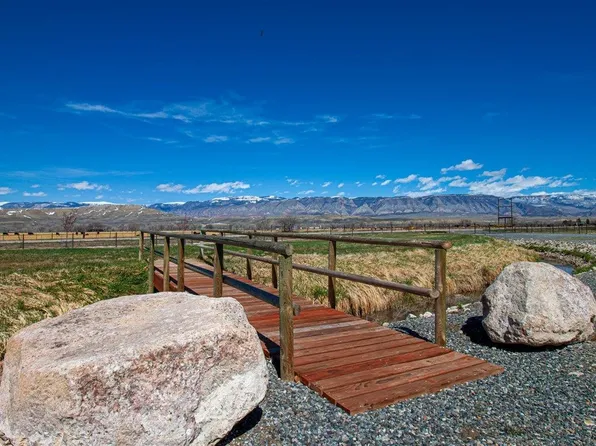 3646 Lane 32 1/2, Shell, WY 82441