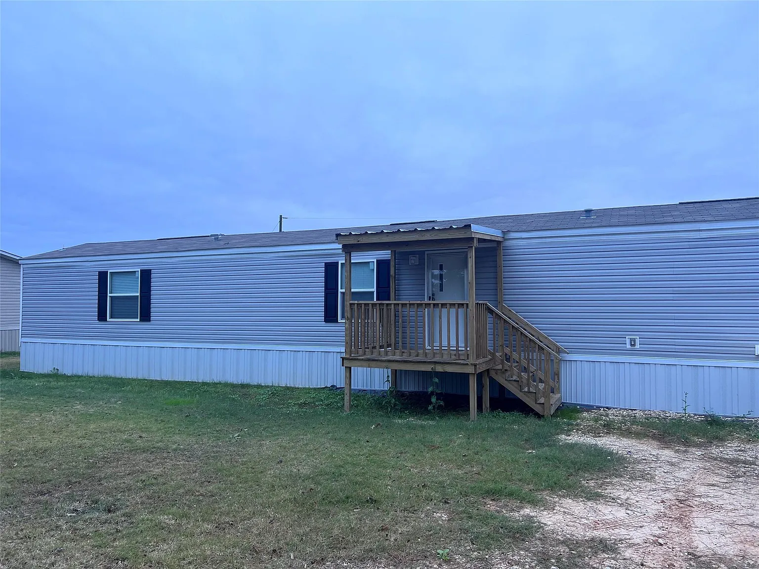 3 bed, 2.0 bath, 1140 sqft, $1,250 — Photo 1