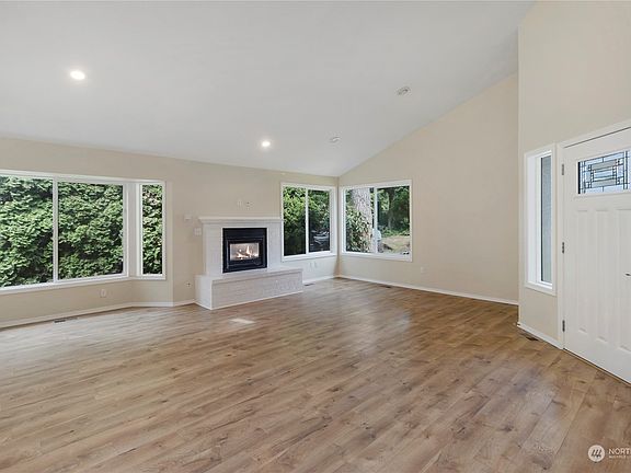 View of entry and fireplace>
