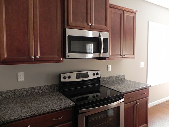 5th image of 105 Grand Oaks Dr
