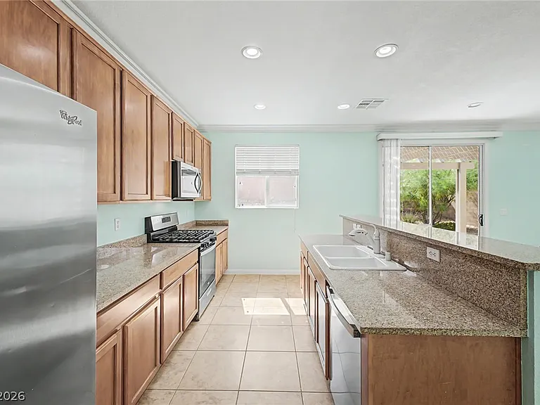 10907 Castle Fountain St — Photo 12