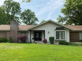 15375 Timber Hill Ln, Chesterfield, MO 63017