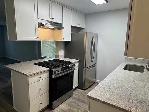5th image of 473 NE Conifer Blvd