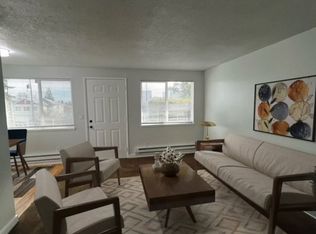 872 SW 135th St #11, Seattle, WA 98146