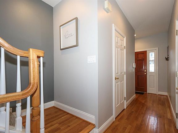 3rd image of 478 Stanley Ave