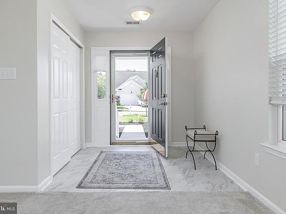 5th image of 282 Wilshire Blvd