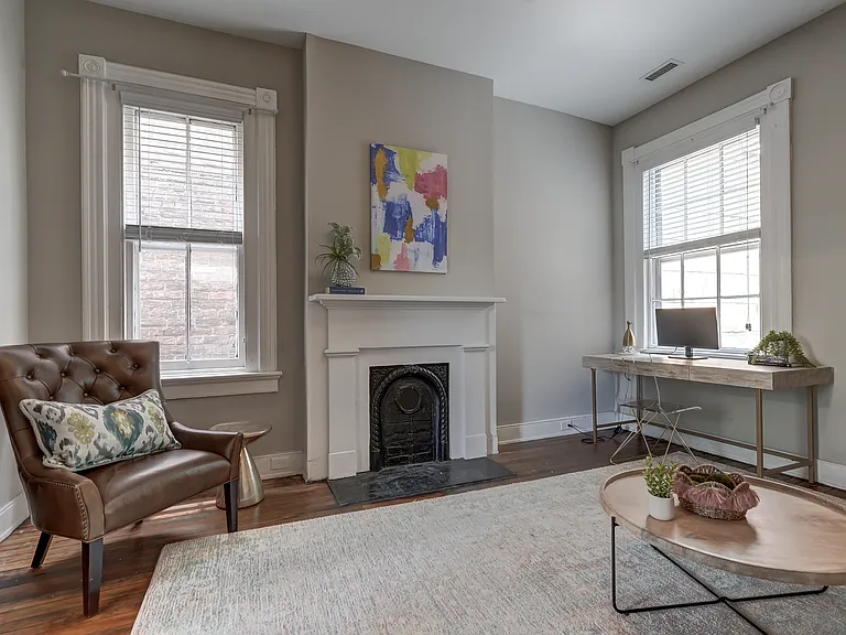 2406 E Clay St — Photo 7