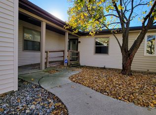 1601 Coventry Dr APT B, Champaign, IL 61822