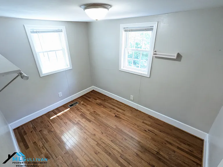 531 Lakeshore Dr — Photo 3