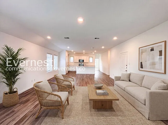 3 bed, 2.0 bath, 1600 sqft, $2,275 — Photo 3