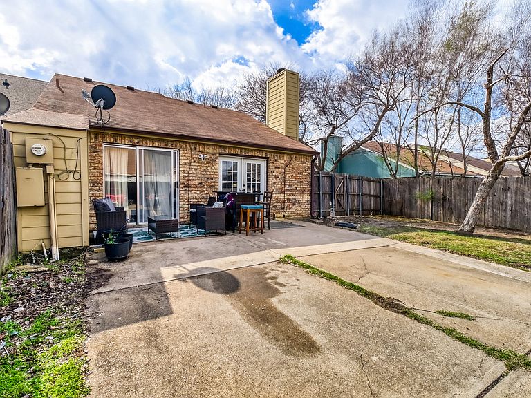 Listing photo 3