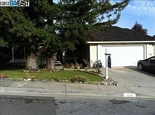5991 Skyfarm Dr photo 1
