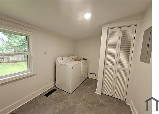 1104 Edie Ave SE — Photo 12