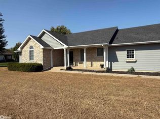 2262 W State St, Mason City, IA 50401