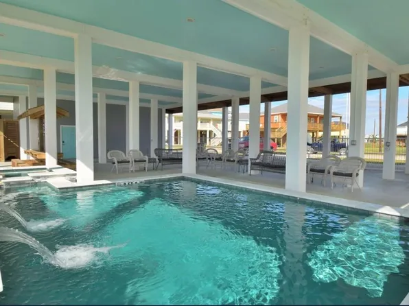 937 S Cv, Pt Bolivar, TX 77650