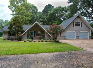 411 Purvis Rd, Flora, MS 39071