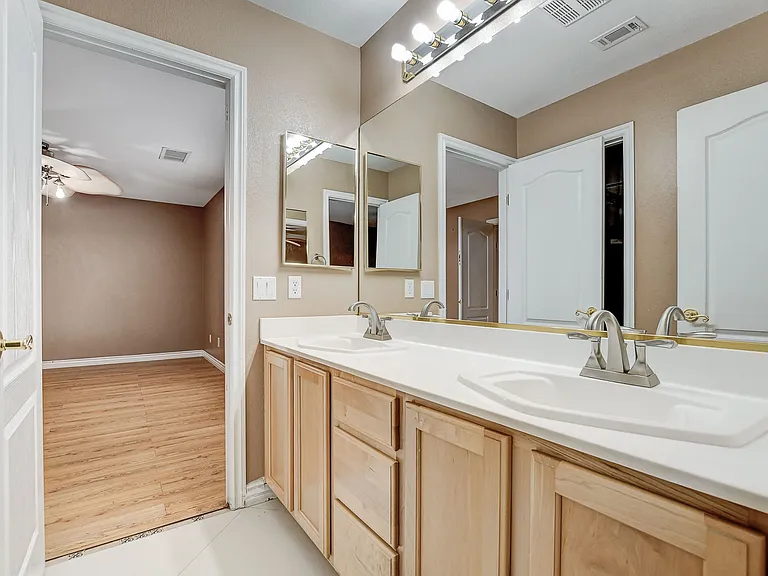2504 Antique Blossom Ave — Photo 54