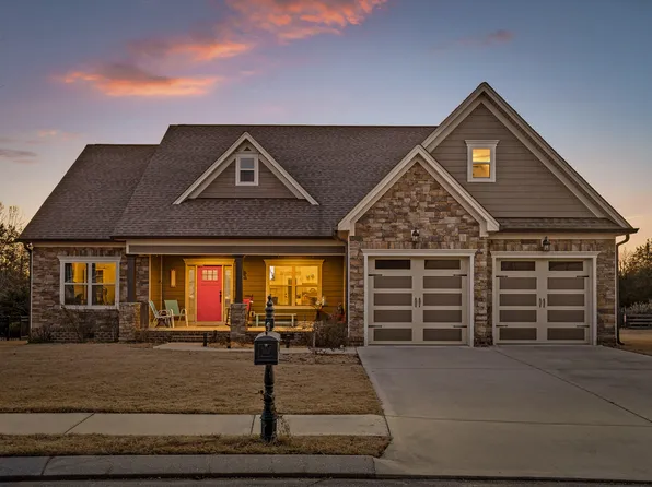 8399 Skybrook Dr, Ooltewah, TN 37363