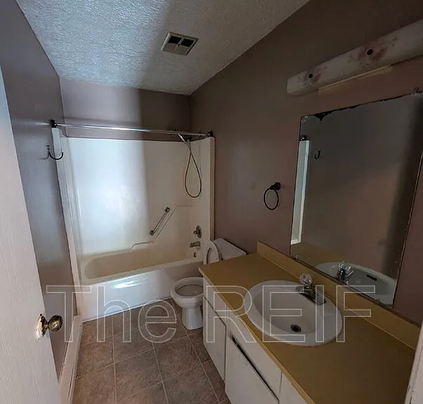 719 Peachtree Pl — Photo 4