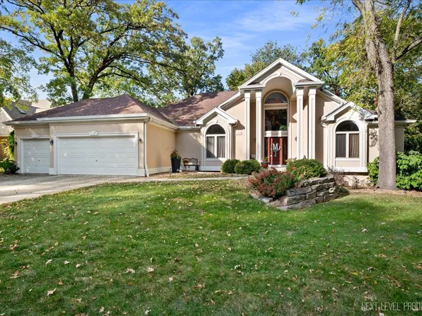 802 Wild Ginger Rd, Sugar Grove, IL 60554