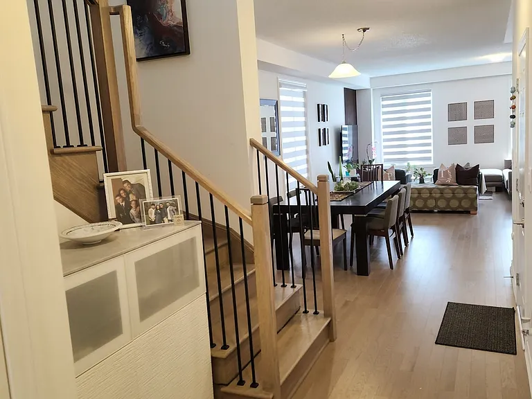 292 Bergamot Ave — Photo 4