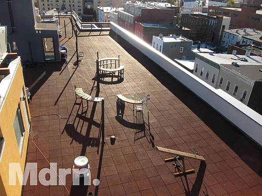 Rented by Mdrn Residential | media 111