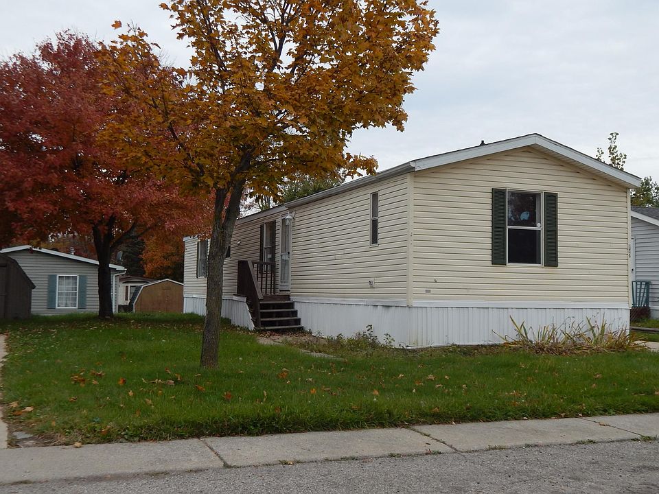 2nd image of 880 Sycamore St