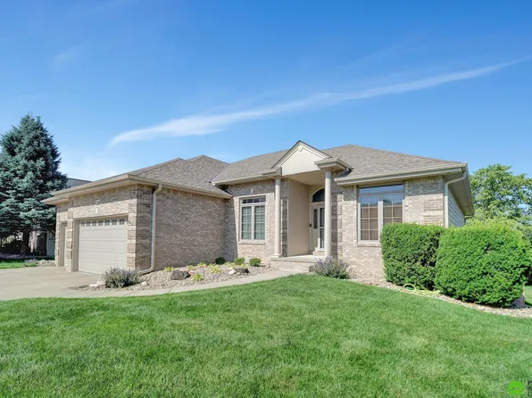 4611 S 86th Ct, Lincoln, NE 68526