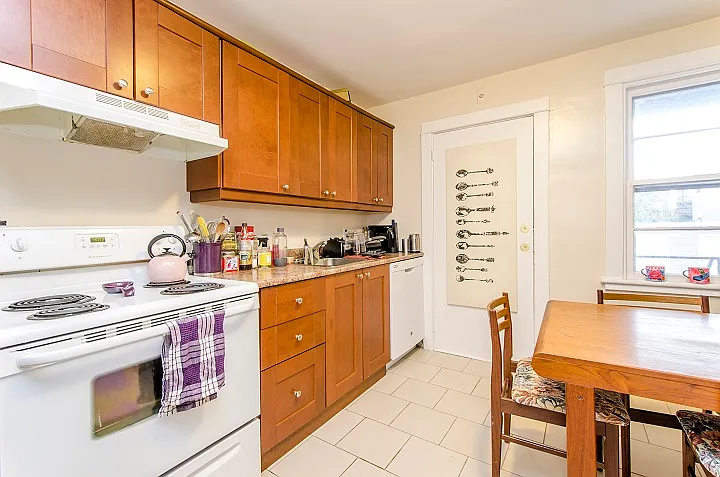Building Photo - 120 Barrette St #1