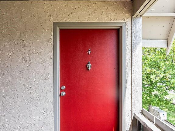 4th image of 6230 Robinson St APT 4