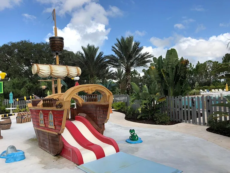 290 Captiva Dr — Photo 15