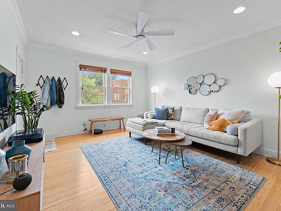 2nd image of 1219 Holbrook Ter NE APT 3
