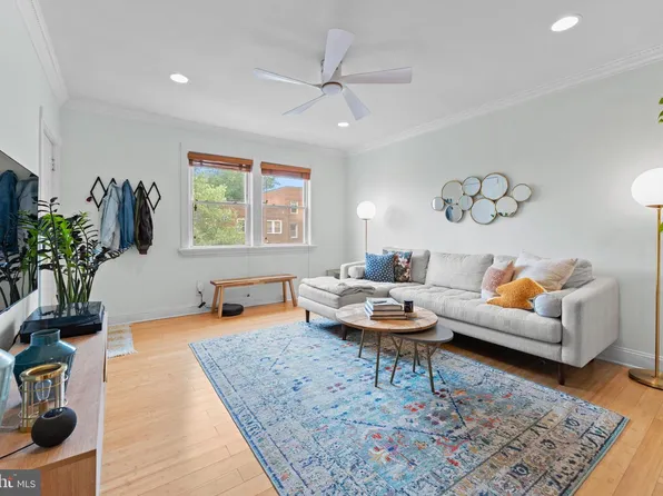 1219 Holbrook Ter NE APT 3, Washington, DC 20002