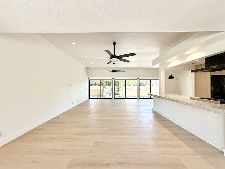 42755 Santiago Pl — Photo 10