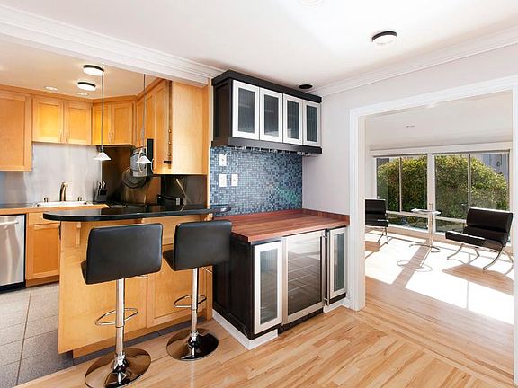 3rd image of 2330 Pacific Ave #102