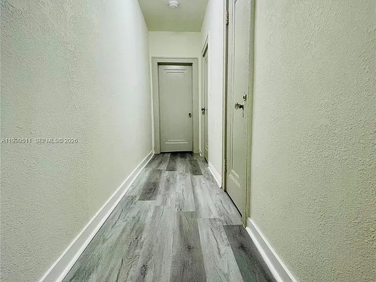 442 SW 10th Ave #1 — Photo 8