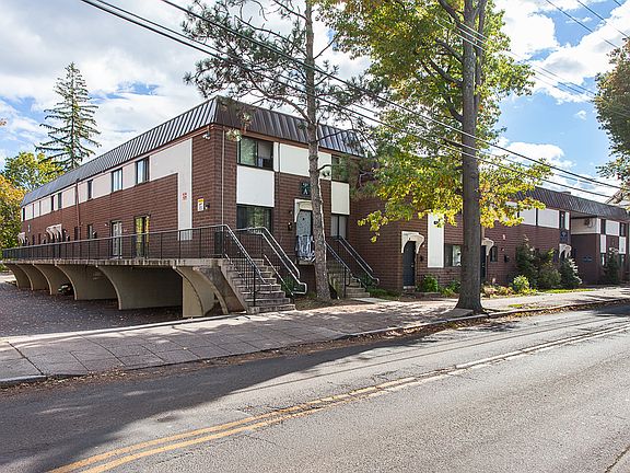 2nd image of 365 Orchard St #C28