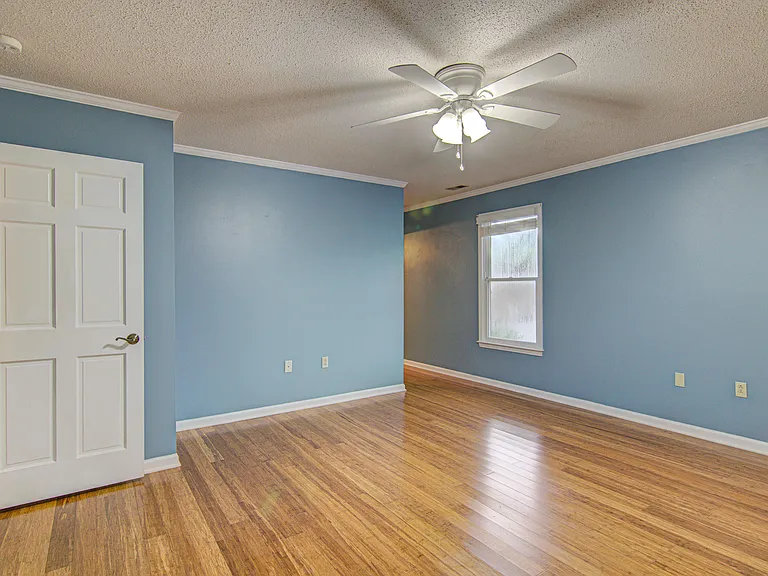 2315 Treetop Ln — Photo 19