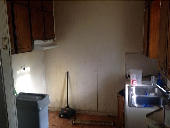5th image of 3712 S Hughes Ave