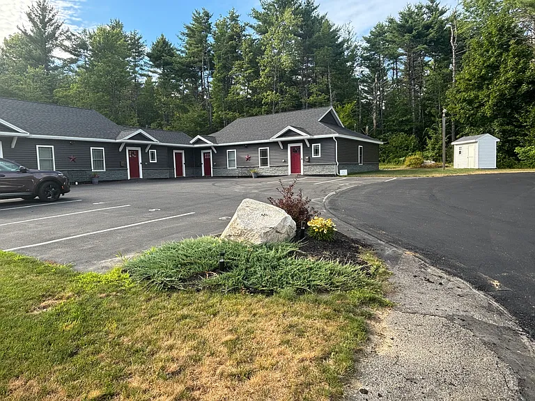 40 Albert Ave — Photo 3