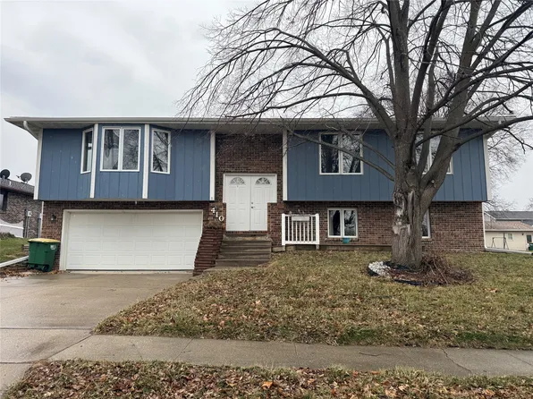 410 N 6th St, Winterset, IA 50273