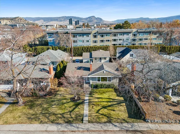 1945/1947 Bowes St, Kelowna, BC V1Y 3C1