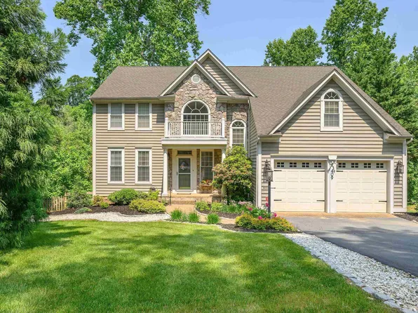 409 Pickett Ln, Charlottesville, VA 22901