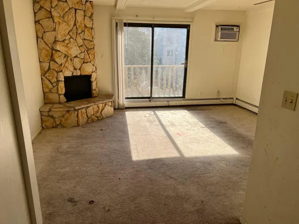 7182 72nd Ln N APT 219, Brooklyn Park, MN 55428