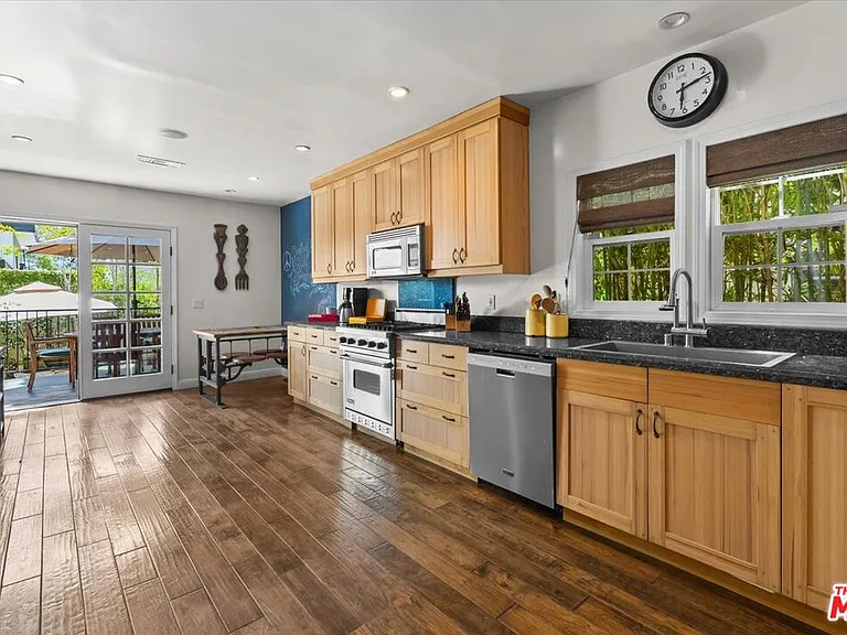9002 Norma Pl — Photo 10