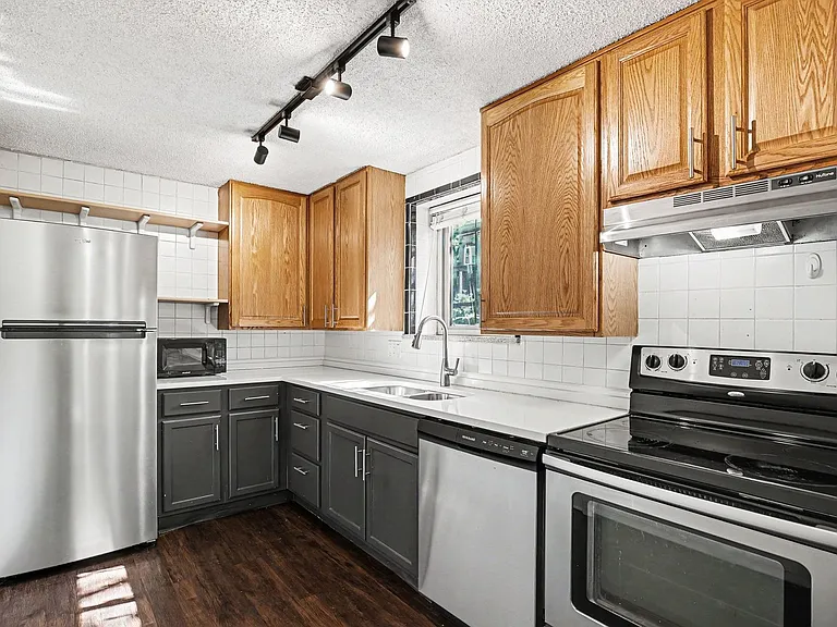 1243 N Washington St #101 — Photo 5