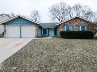 181 Kingston Ln, Bloomingdale, IL 60108