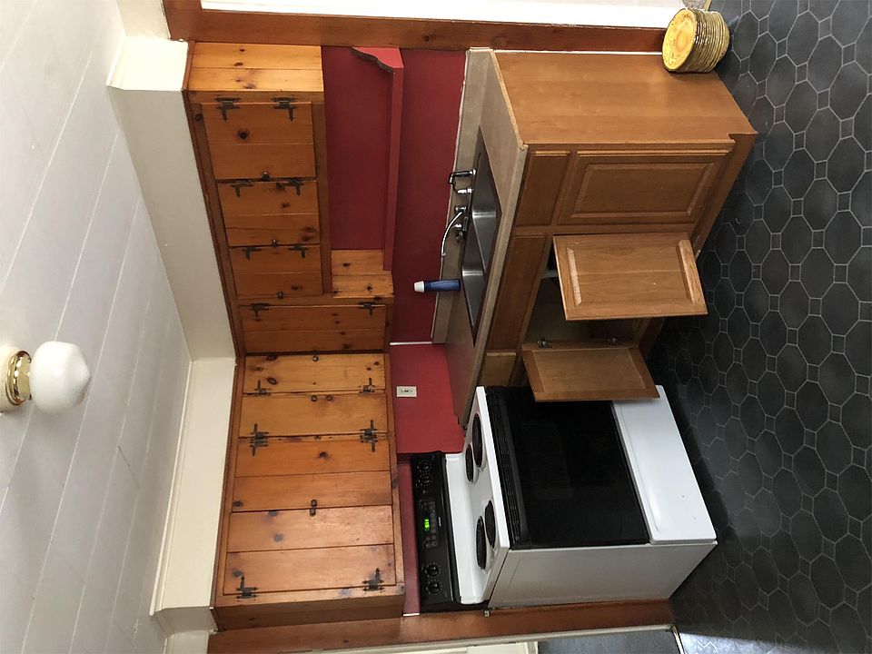 1st image of 660 4th Ave #1
