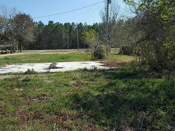 4th image of 8160 N Highway 17